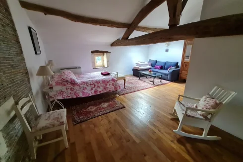 Chambre principale avec salle de bain