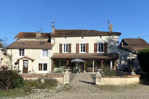 Charming Country Farmhouse with 4 Acres, 2 Cottages, Established Gîtes/Airbnb, Indoor Swimming Pool & Games Barn