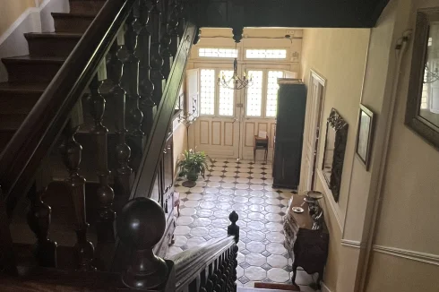 escalier vers entrée