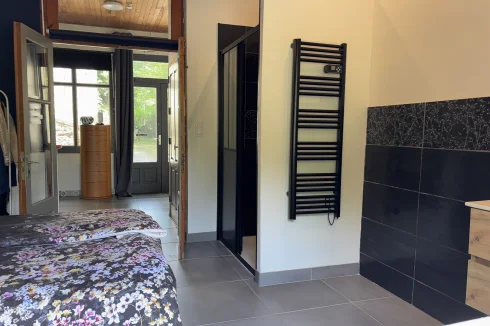 Bedroom walk in shower