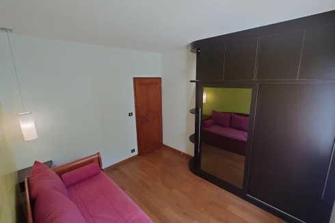 Bedroom 10.92m² (with integrated dressing room)