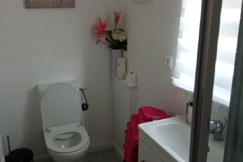 Bedroom 3 ensuite