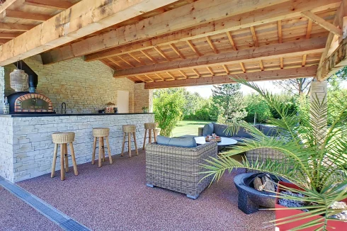 Pool house