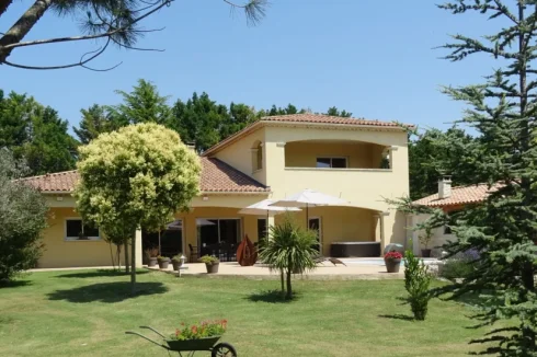 Beautifully Maintained Quality Property with Cinema Room and Fully Finished Basement