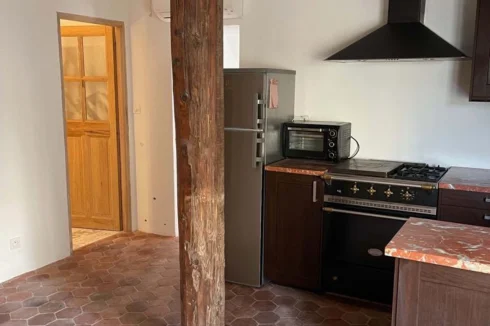 Fitted kitchen