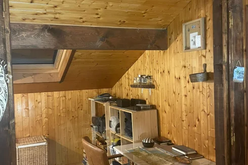Chalet upper floor bedroom/office