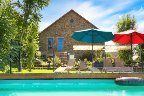 Superb Large Barn Completely and Expertly Renovated, an Elegant Family Residence with all Modern Comforts and a Growing …