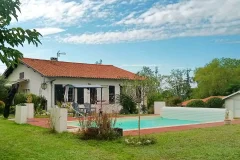 Single-Story Villa with Swimming Pool and Gîte