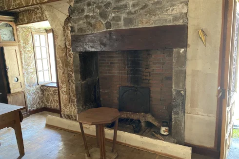 Cantou fireplace