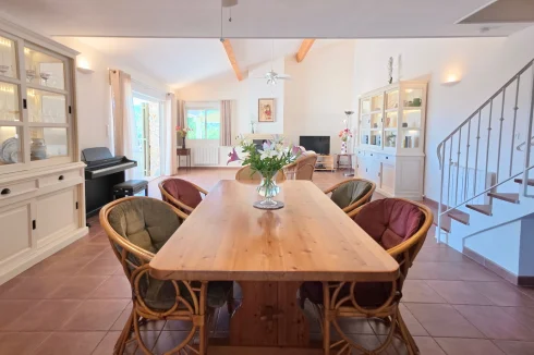 Living/Dining area
