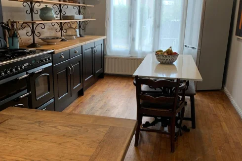 Kitchen with dining table