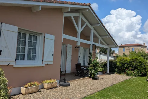 Charming Single-Storey House with Large Enclosed Garden – Aire-Sur-L'adour, South-West France