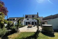 19th Century Converted Stone Barn and Garden in Quiet Village with Private Access Road, 1hr Paris, 30 Min Disneyland