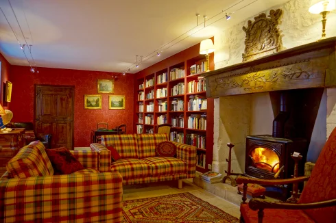 salon/bibliothèque d'hiver confortable