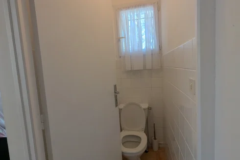 1st floor toilet