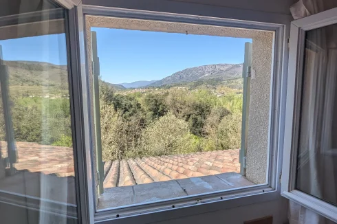 Ensuite bathroom view