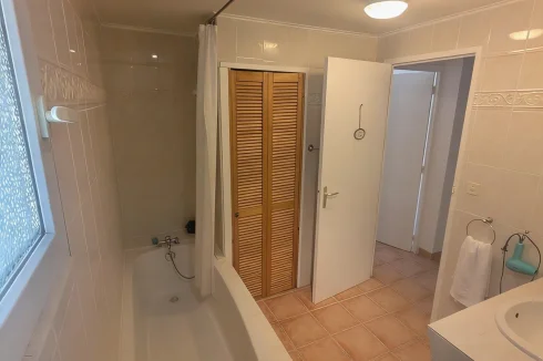 Main bathroom