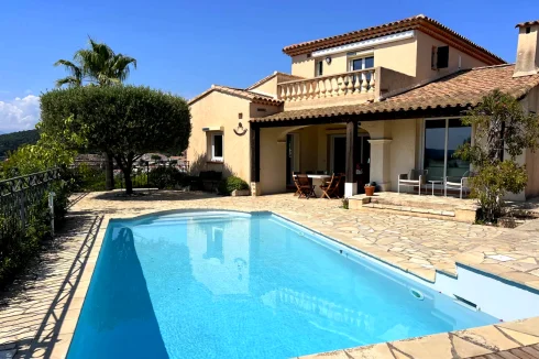 Sunset Sanctuary: Turnkey Luxury Villa with Panoramic Sea Views 12 Minutes from Monaco