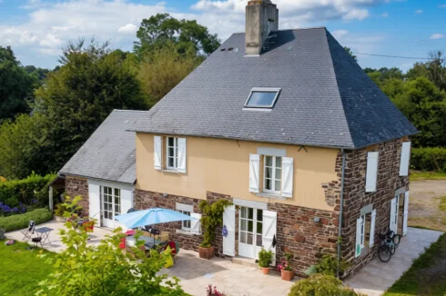 Une Maison De Charme À la Campagne, Dans Le Sud du Département De la Manche