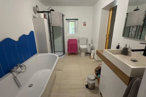Barn onsuite bathroom
