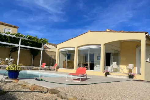 Situated Right at the Edge of the Little Village of Thezan Les Beziers. Little but with Every Service and Ameniety which…