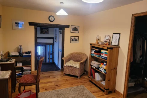S'habiller vers la chambre principale