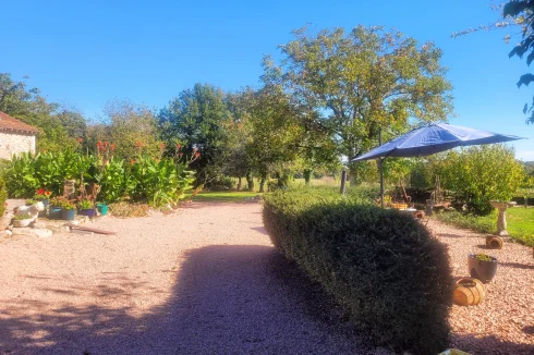 façade du jardin, y compris l'allée