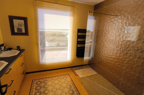 Salle de bain de la suite parentale