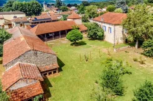 Superb Property in a Peaceful Village in the Lot Valley, 46700 Touzac