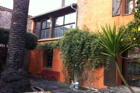 patio and side facade view
