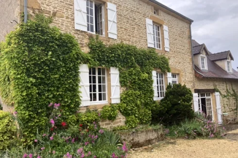 In Southern Burgundy, a Charming and Characterful House 7 Minutes from Charolles (Sub-Prefecture) 45 Minutes from Macon …