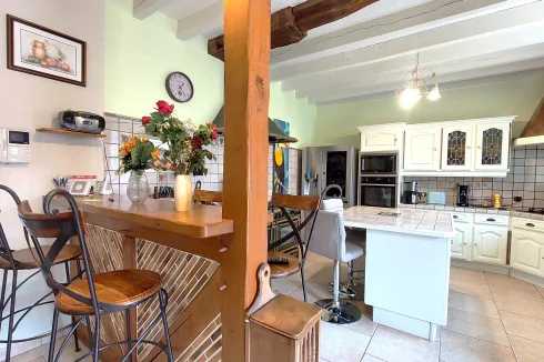 Kitchen bar