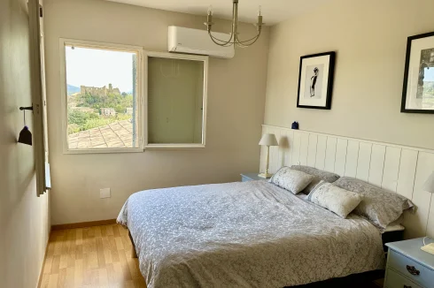main upstairs bedroom