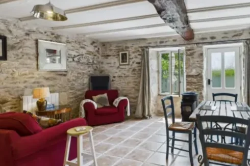 Ground floor bedroom/little kitchen with shower room 38m