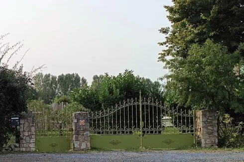 South East gate entrance (exterior)
