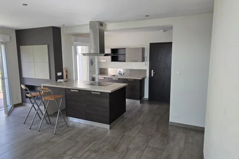 Modern Apartment in Perfect Location, Like New 65m², 20 Min from Basel, 18m² Terrace with Forest View, Xxl Garage. Very …