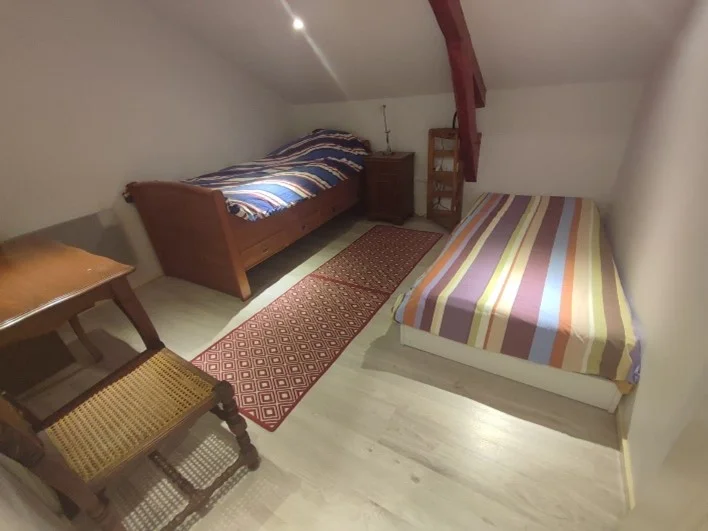 spare bedroom
